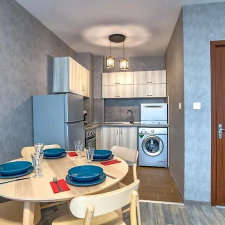 Colors Of Nature In Stylish Flat In By Flat Mаnager * פמפורובו